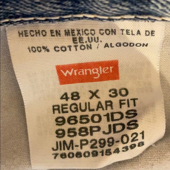 Men’s Wrangler Jeans Sized 48x30 - Picture 4 of 4